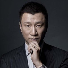 黑白色冷酷孙红雷头像