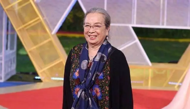 原创原创容嬷嬷李明启因演技精湛形象深入人心戏外买菜坐车都被拒