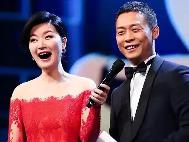 带着儿子二婚嫁影帝张译如今18年过去才知道她嫁得有多值