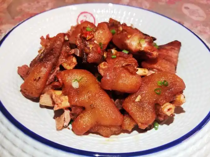 椒盐猪手48元/份