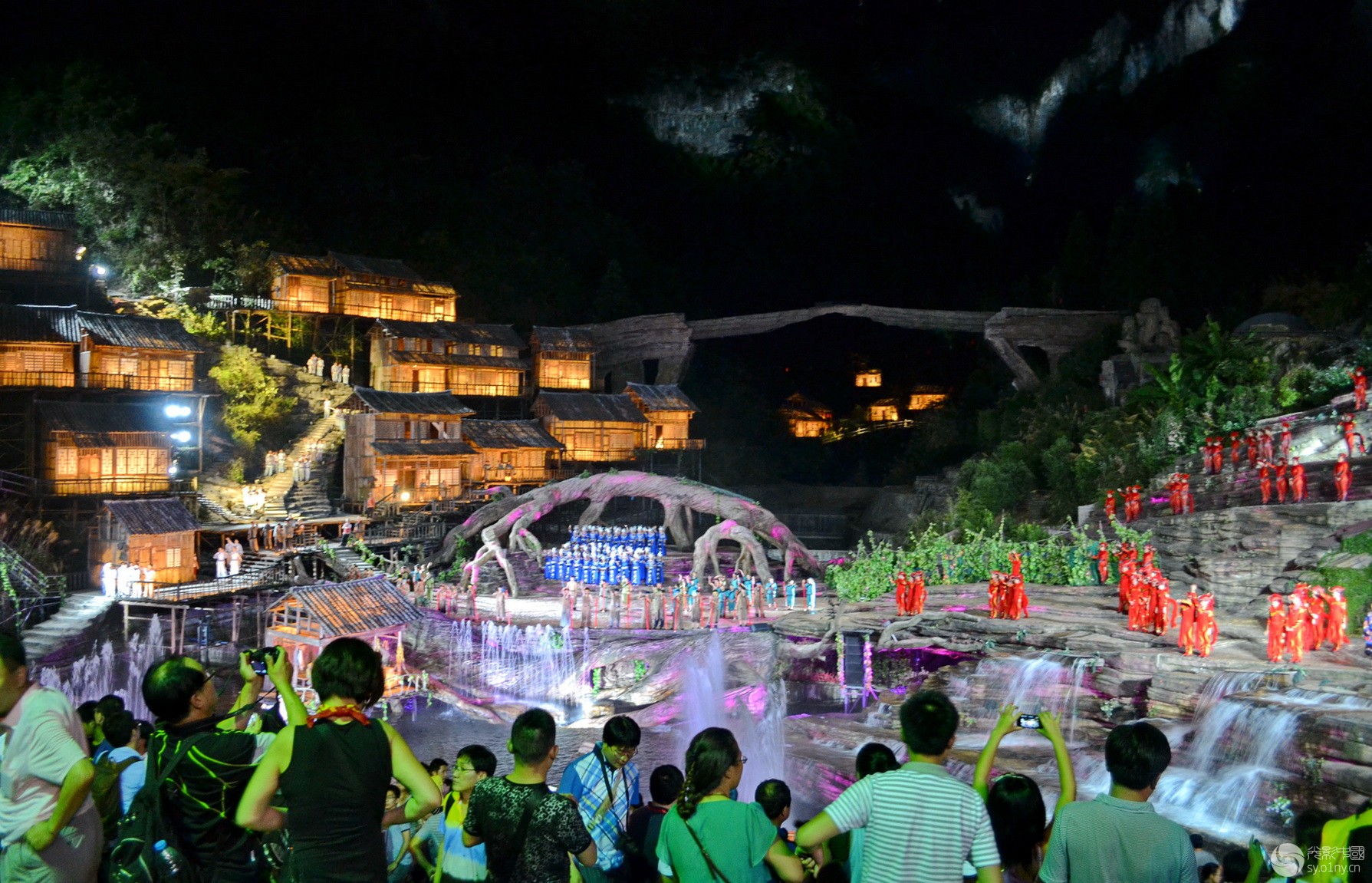 天门仙山实景演出-舞台摄影-光影中国网-36.01ny.