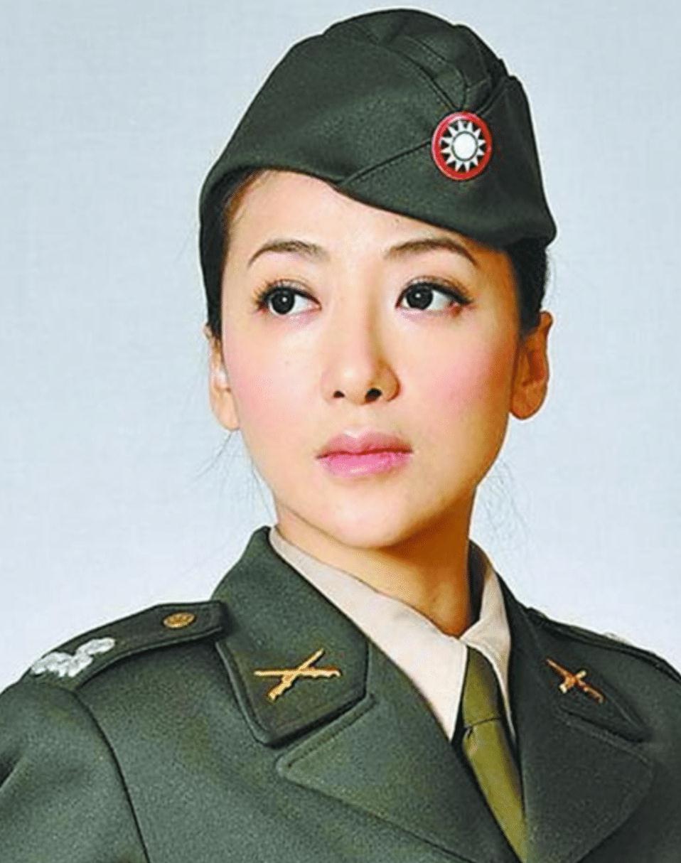 女明星穿军装谁最真实?