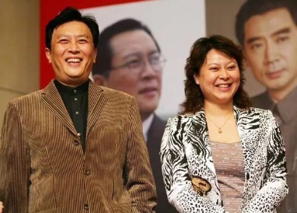 回顾唐国强的女儿唐莉我的早逝母亲我的再婚父亲我带泪的亲情