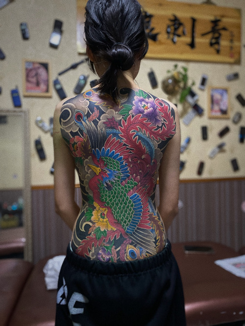 宝坻满背凤凰纹身