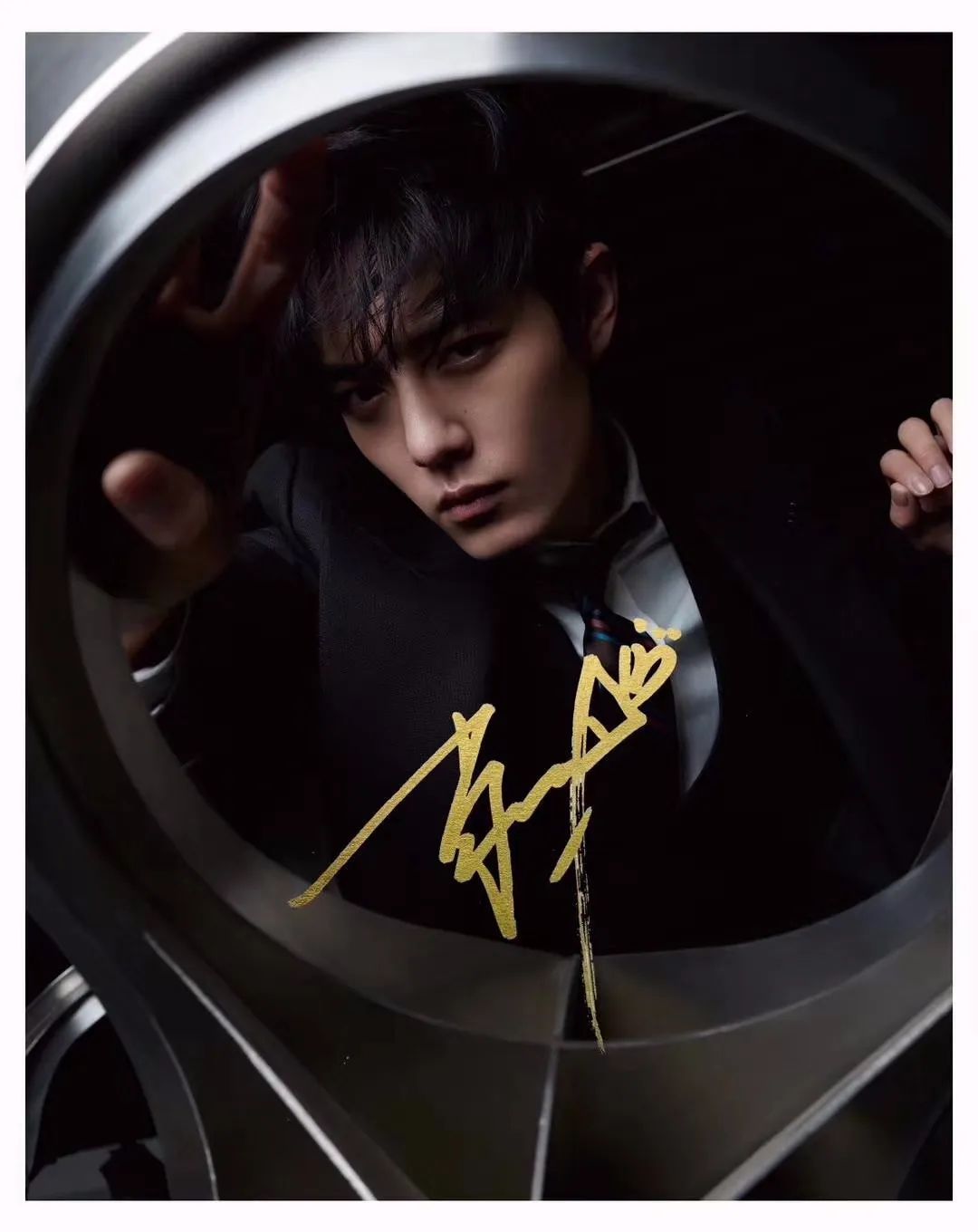 来一波肖战签名照,喜欢的小飞侠快快来收藏哦_手机搜狐网