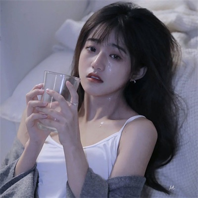 女生伤感流泪头像真人伤心女头像可怜图片