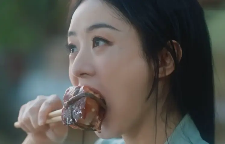 36岁赵丽颖和43岁董洁,老天爷赏饭吃与科班毕业的差距不要太明显