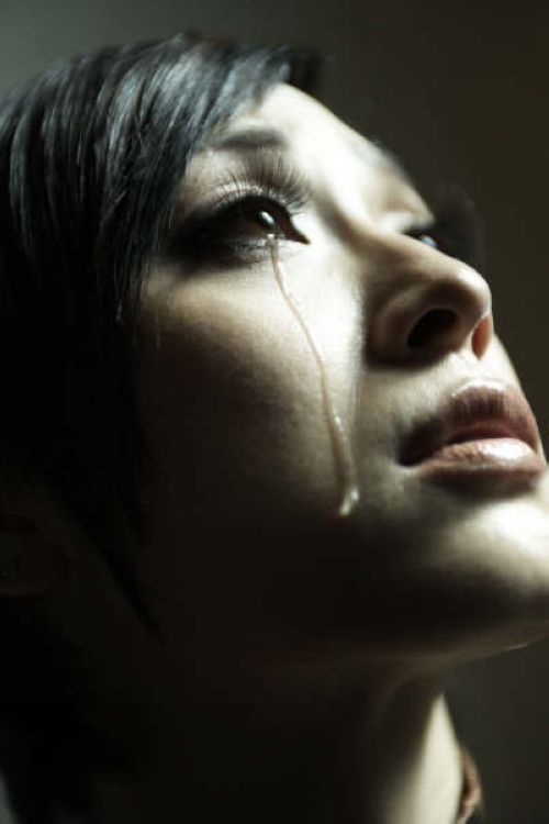 经典流泪伤感_女生至爱版:全世界都说你是骗子_非主流图片_我要个性网