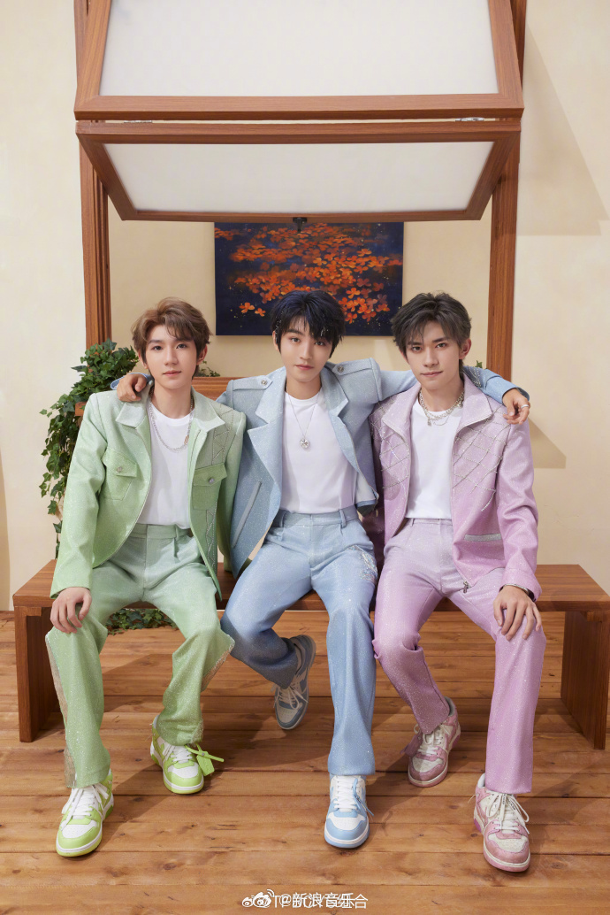 陈浚铭晒tfboys签名照