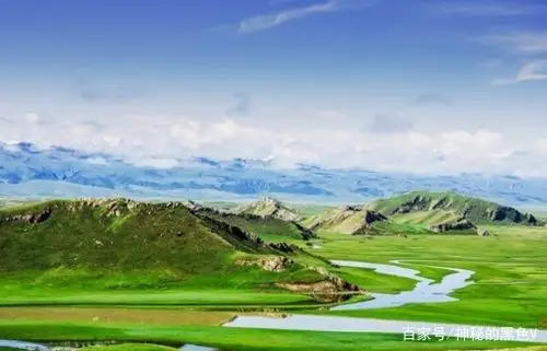 新疆巴音布鲁克草原,广阔无垠,美不胜收,犹如画中的世界一般