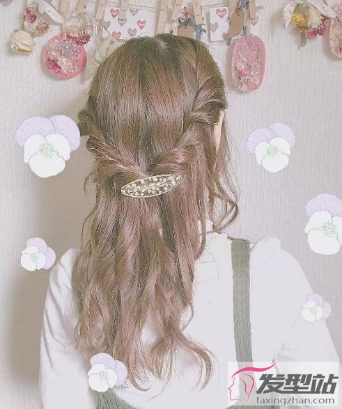 气质淑女半披半扎发教程 简单几步变身最美小仙女_发型站_最新流行