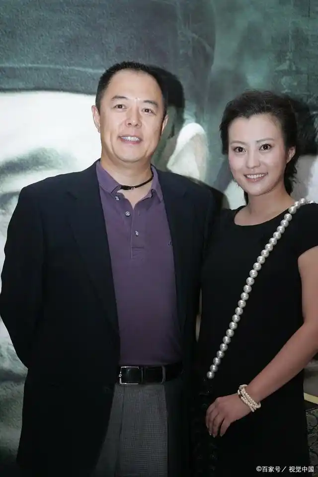 有人质疑张铁林的道德和家庭观念,认为他抛弃了波兰妻子和女儿,背离了