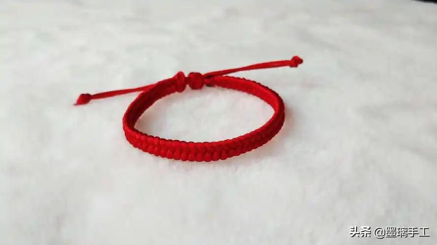 一根红绳手链编法花2分钟就能学会编1条红绳手链