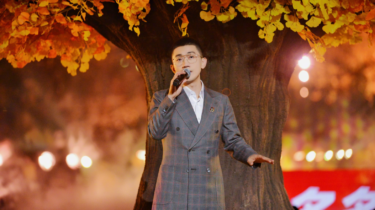 戚薇火遍大江南北的《外滩十八号》,竟出自金志文之手,真是深藏不露