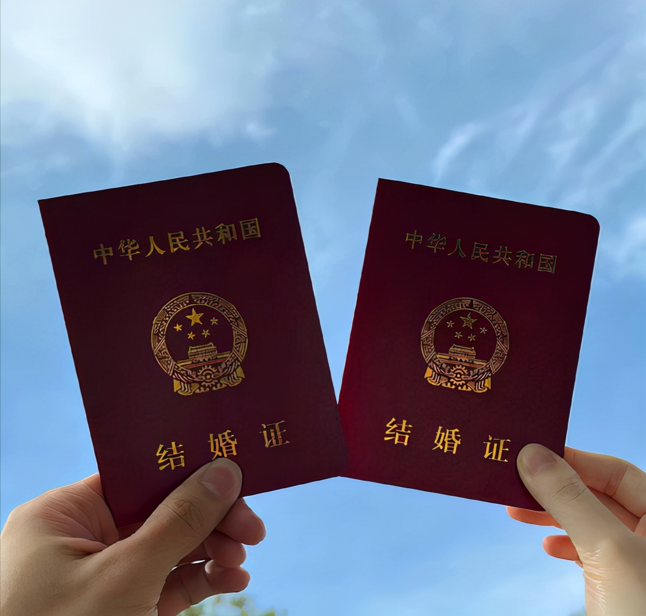 许魏洲27岁晒结婚证不到30岁结婚的男星不少星二代23岁就当爸