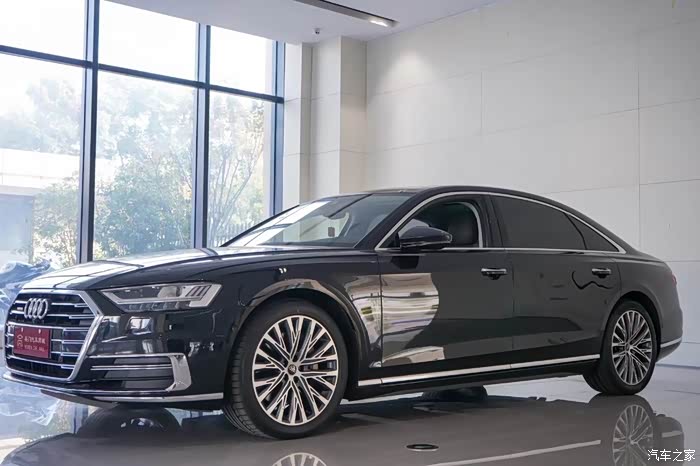 奥迪a8 2021款 a8l 55 tfsi quattro 豪华型 5.9万公里