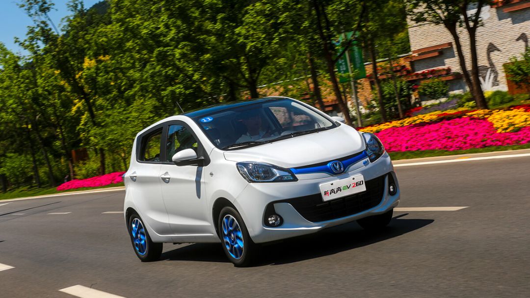 这5个优势让长安新奔奔ev260轻松成为城市代步首选