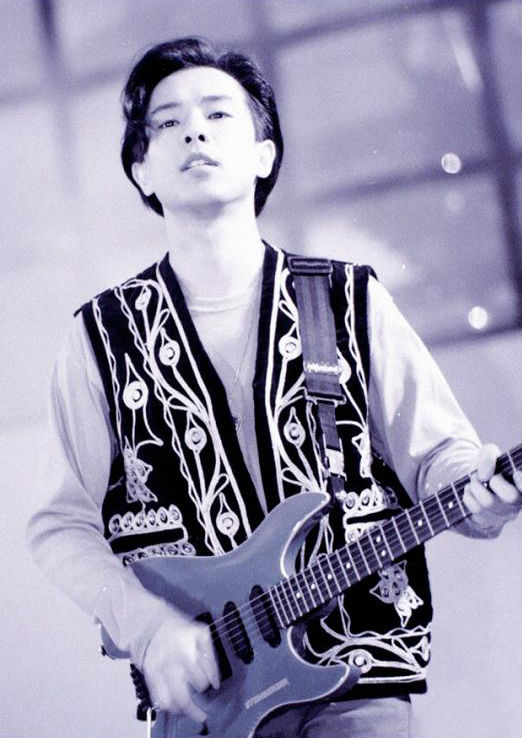 10年后再看朱茵,才明白她嫁给大7岁的黄贯中,到底有多幸福