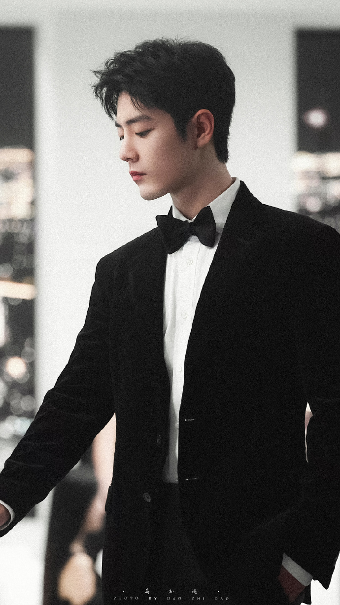 肖战黑色西装领结造型库存照