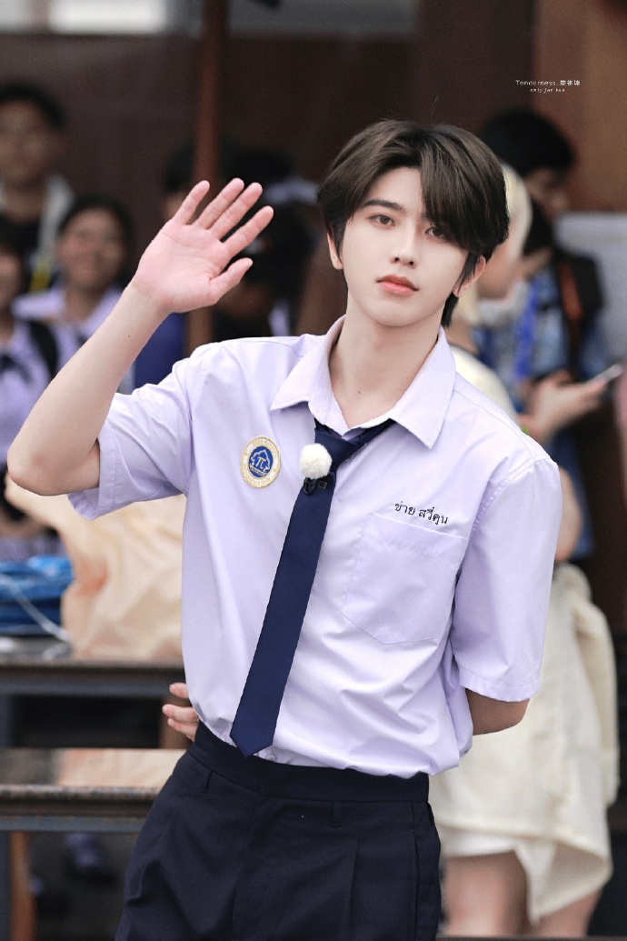 奔跑吧校服路透##蔡徐坤白月光学长