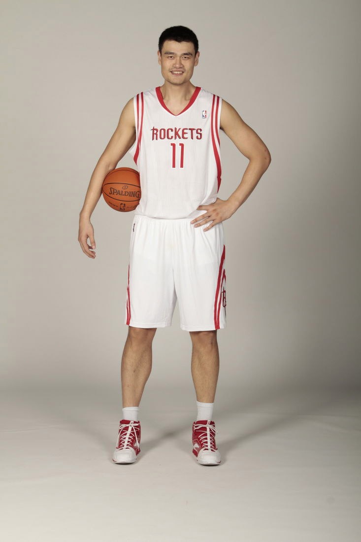 姚明的照片和身高