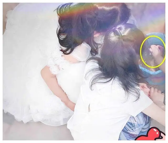 张杰谢娜幸福庆生,双胞胎女儿6岁,全家幸福感爆棚!