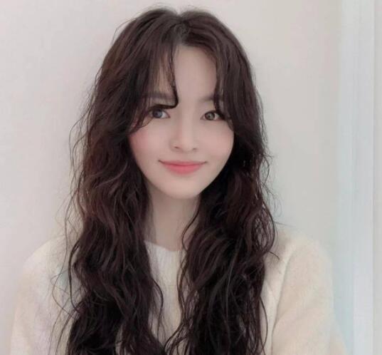 网红卷发发型合集2021,中长发卷发怎么打理好看_发型造型_宝妈时尚