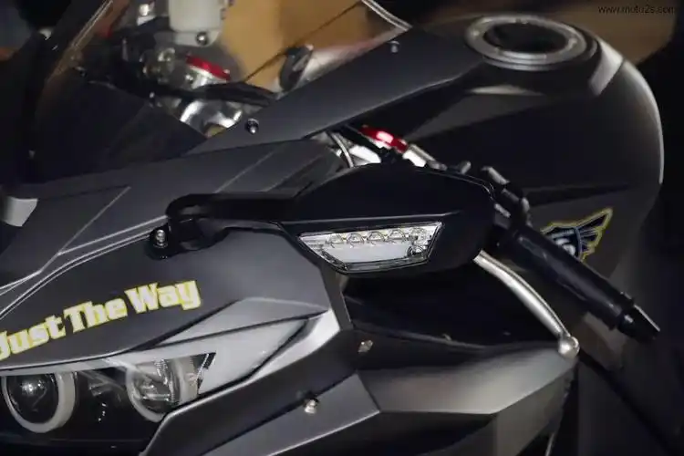 25800元,诺马刀锋400跑车试驾解析 - 摩托车二手网