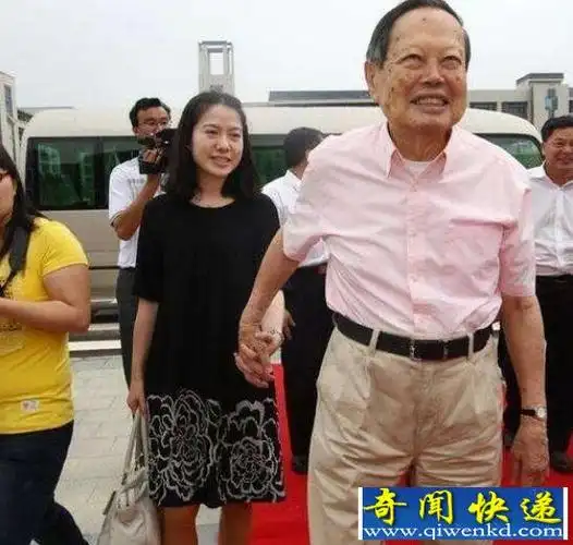 翁帆为杨振宁产下一子是造谣遗产仅分给翁帆一栋房