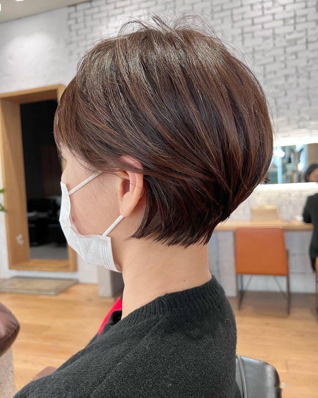 女人过了50岁,最火的还是剪短发,利落时尚有气质_头发_发型_女性