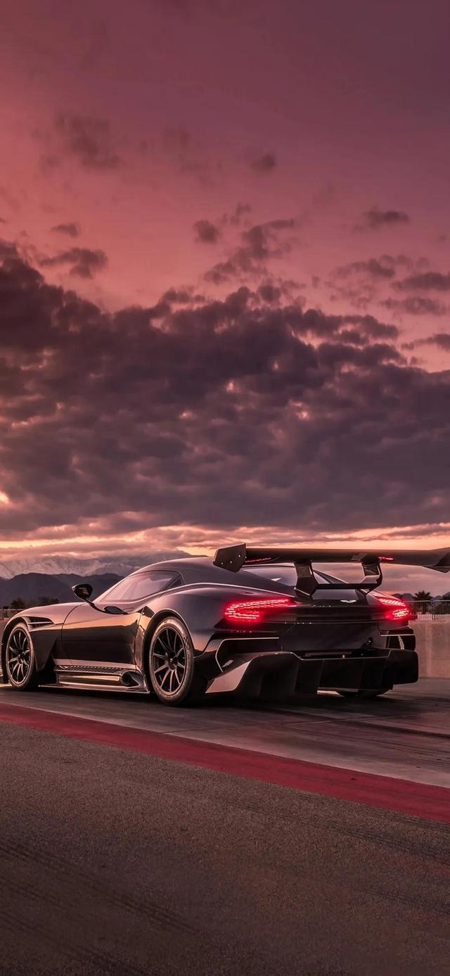 「全国首例」豪车图片壁纸(豪车高清壁纸)-中纳网