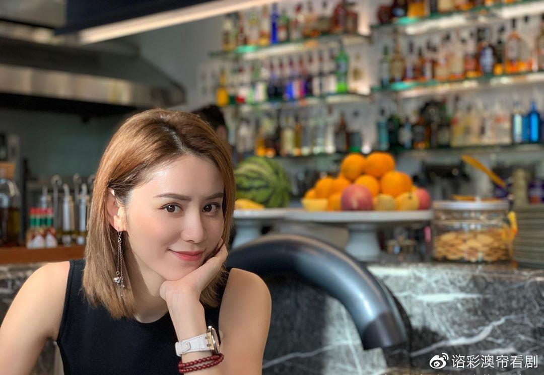 林峰罕晒家庭日常男神终于升格奶爸爱妻张馨月产后身材极佳