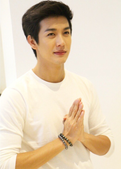 p>普提查·克瑟辛(push),1986年7月3日出生于泰国叻丕府,泰国男演员