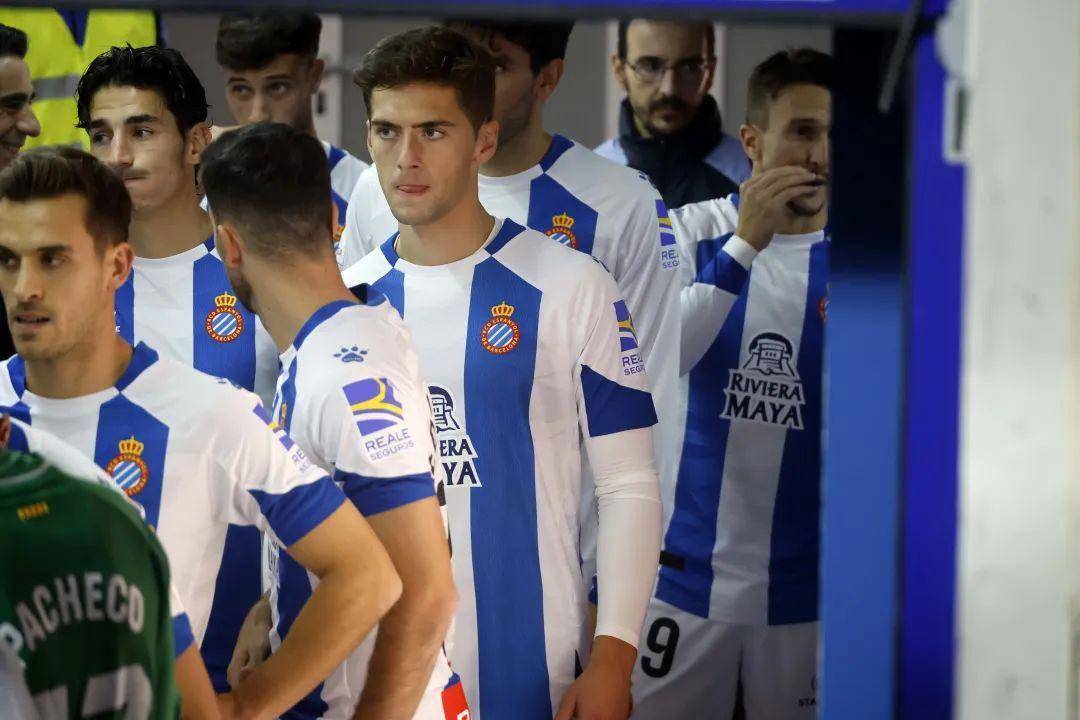 新帅首战,西班牙人客平韦斯卡_布莱斯维特_卡雷拉斯_对手