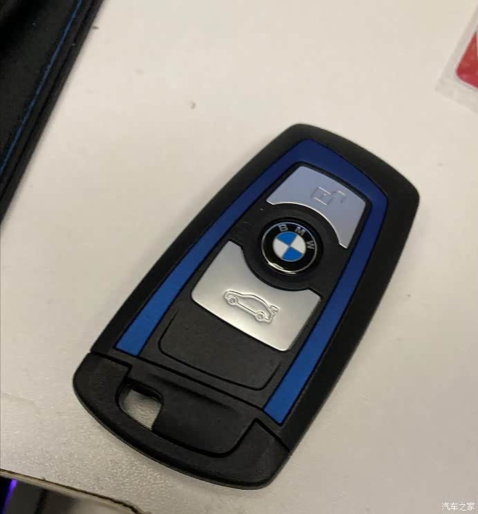宝马4系的钥匙上面有开启敞篷的功能吗用钥匙就可以开关敞篷