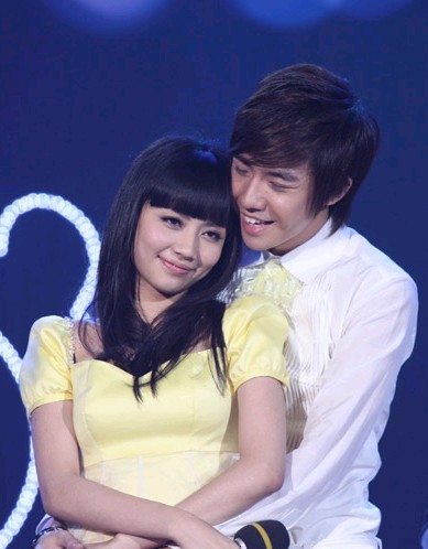 快男快女合演偶像剧 俞灏明扮残疾吉杰戴假发