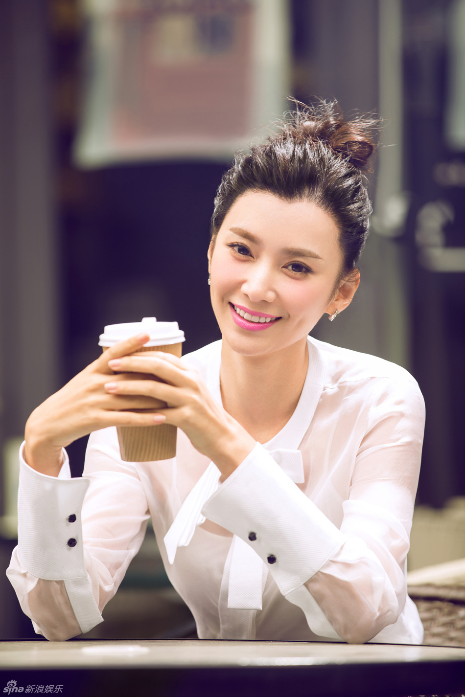 组图:唐熙唯美街拍诠释质感多维度美_高清图集_新浪网