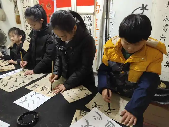 周日楷书班小朋友学写毛笔字风采展示