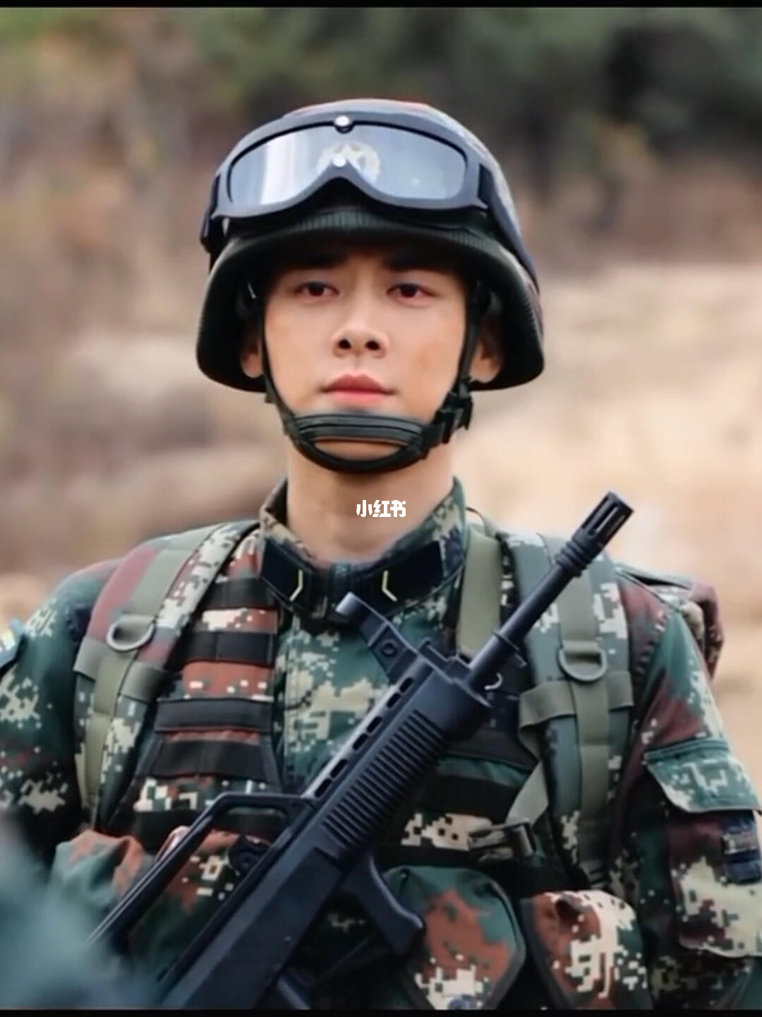 李易峰军装真的好正好正帅死我了