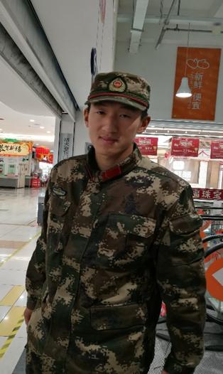 翁子其"部队,将我淬炼成好钢"阿里巴巴商学院电商201班 陈辉曾在中国