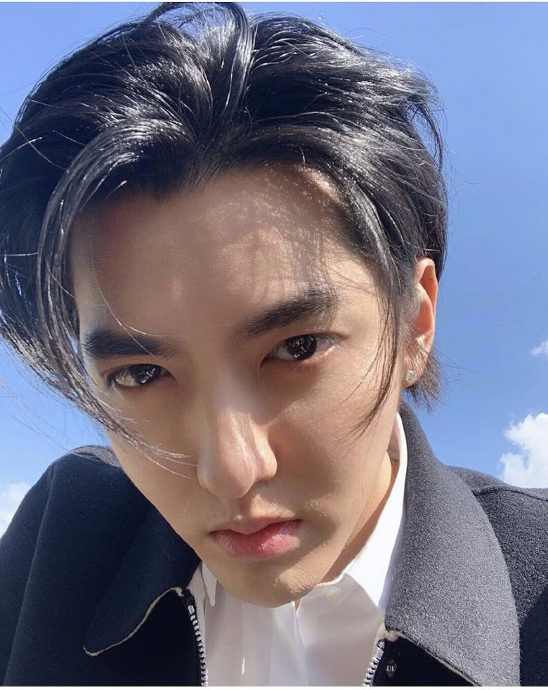 吴亦凡晒自拍变身睫毛精,颜值重回巅峰状态,男友视角惹人害