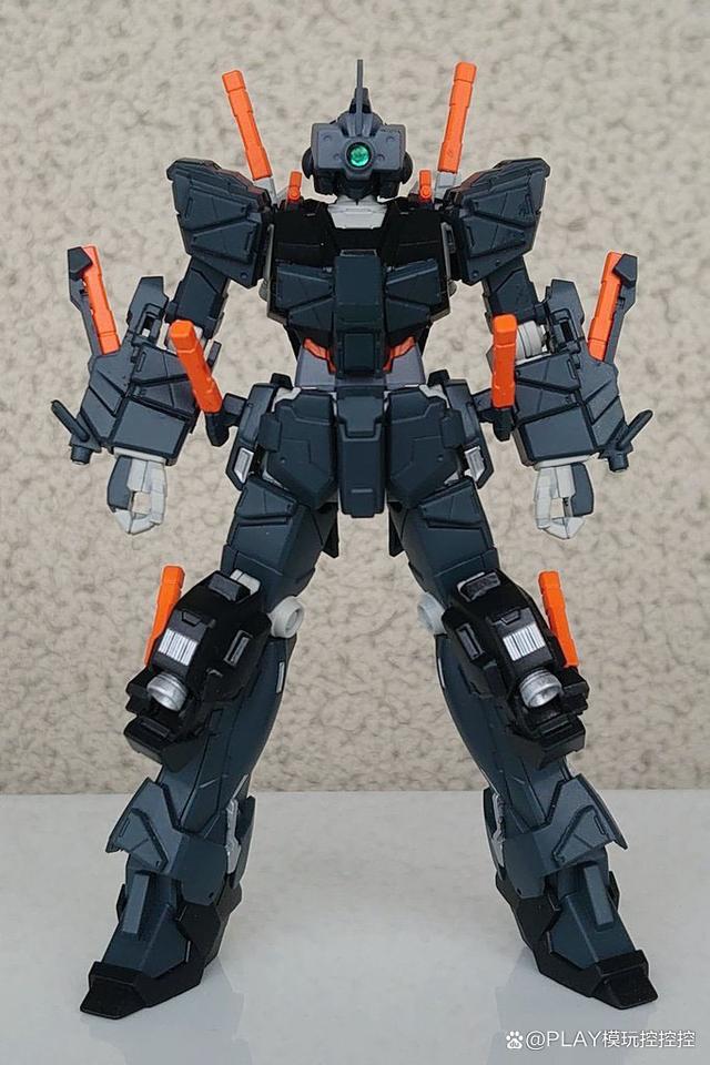 独角兽高达可以说是高达系列作品中机设比较多的机体,不过多数都是同