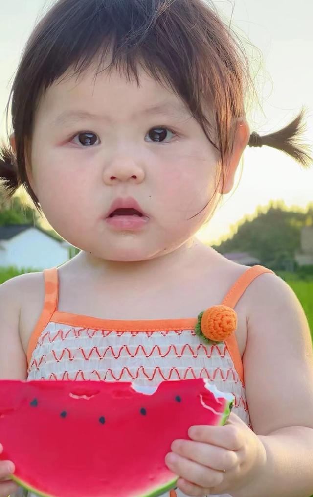 瑶一瑶小肉包:一个两岁的小女孩,凭什么得到一千多万人的喜爱?