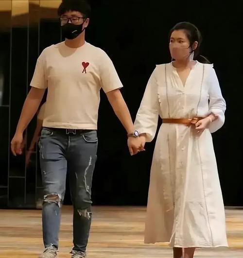 哥哥们看到selina任家萱男友照片了吗很难评