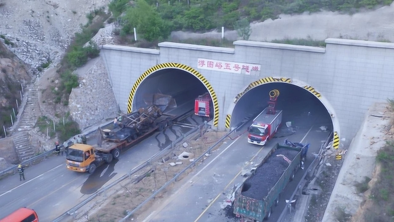 4年艰苦奋战,中国首条万米长大隧道顺利贯通,地质结构极其复杂!