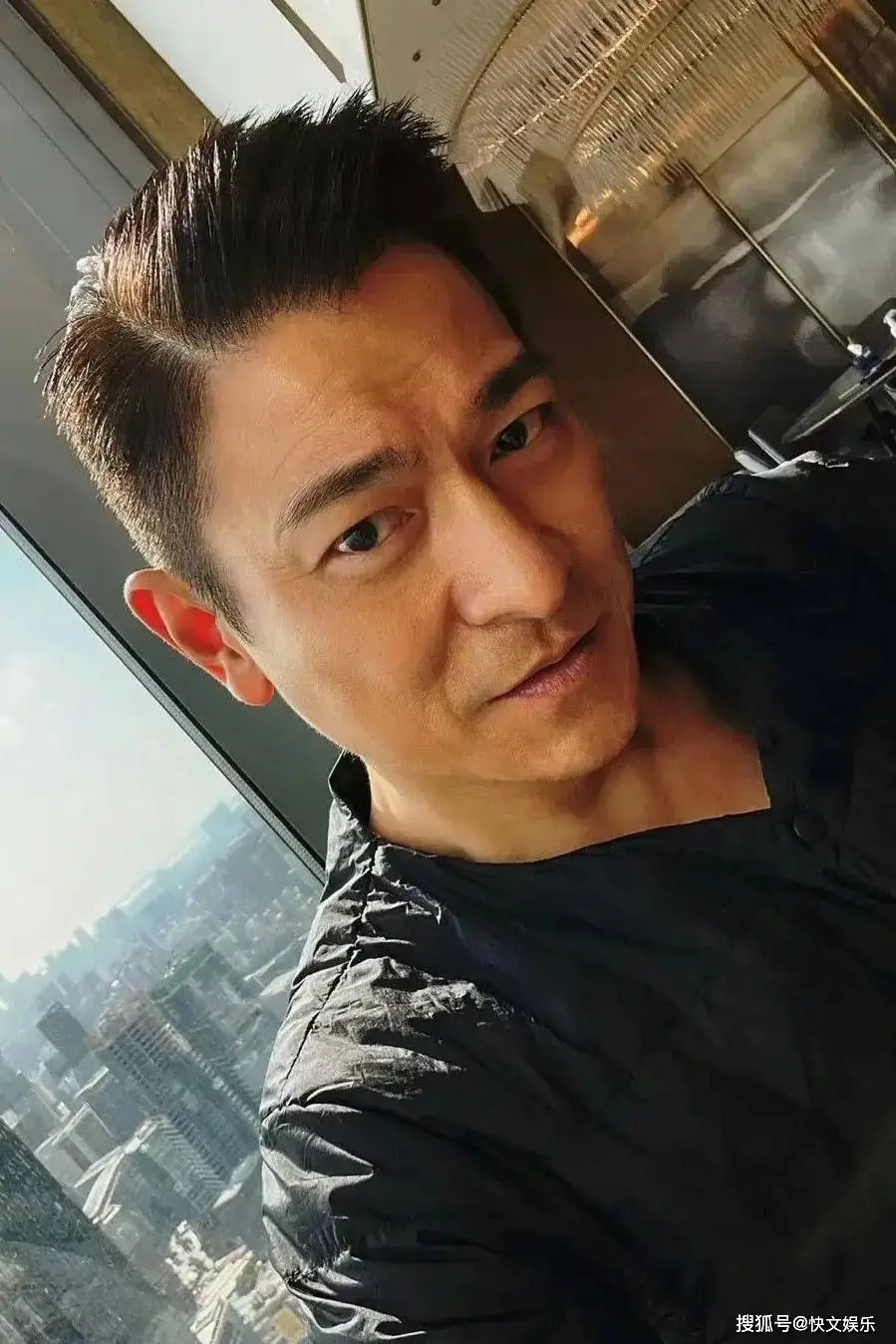 63岁刘德华分享教女心经!对女儿非常严格,12岁都没有自己的手机