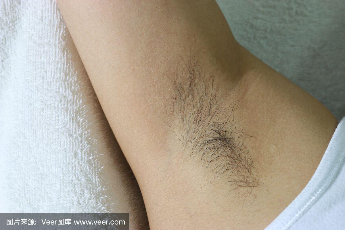 女人的腋毛