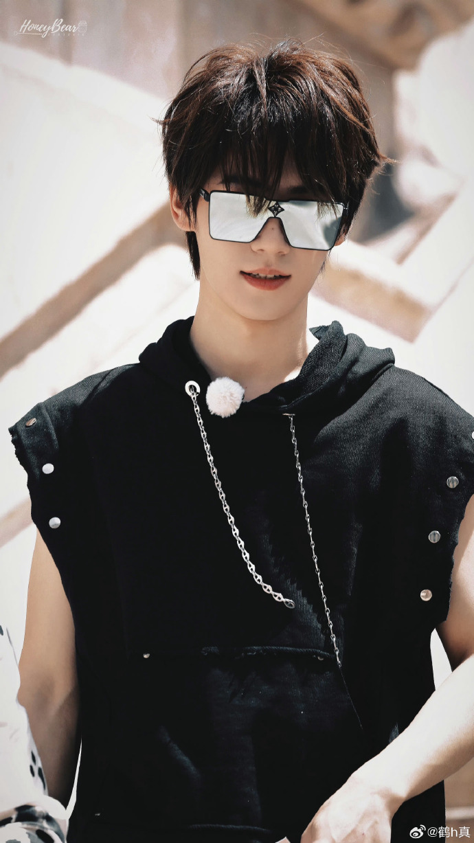 张真源 跑男##奔跑吧##张真源 撕名牌易如反掌##张真源 你最重要