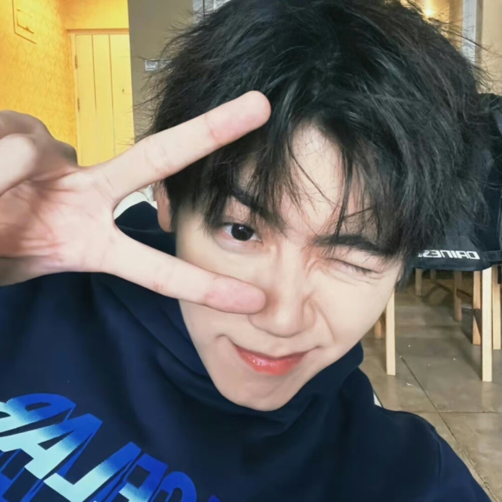 真人男生头像高清男头素质拿图