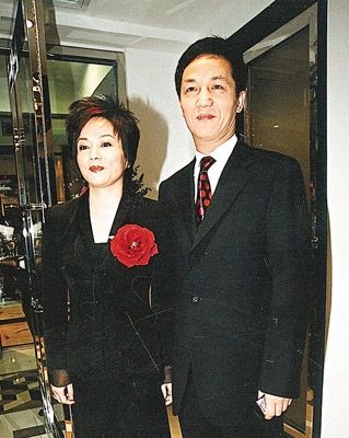 周正毅和妻子毛玉萍